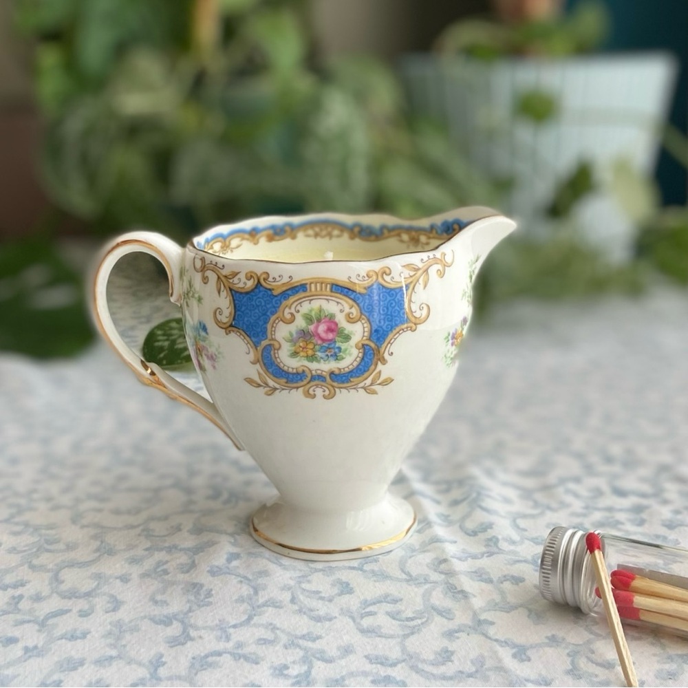 Vintage Foley Broadway Bone China Scented Soy Candle Gardenia
Tuberose